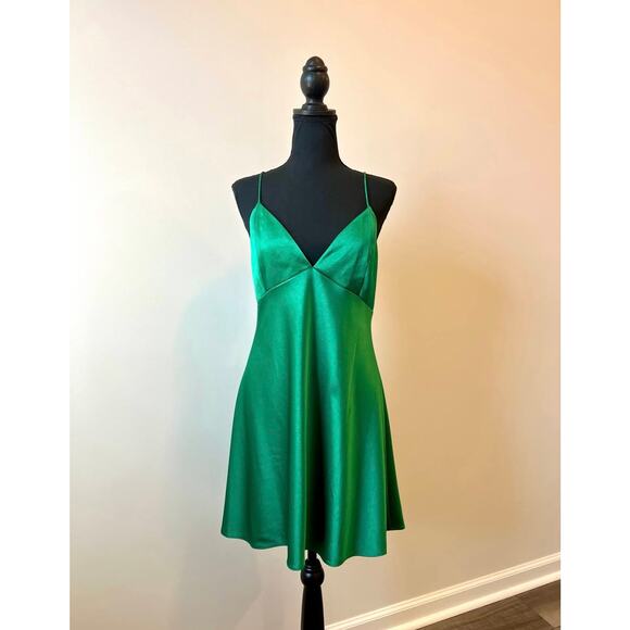 Alice + Olivia Julietta Mini Slip Dress in Green Size 12 Satin Lined Party - Picture 2 of 4